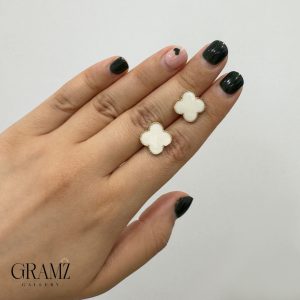 گوشواره ونکلیف سفید